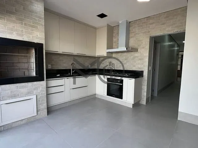 Casa com 250m² 3 quartos e 2 banheiros, à venda, no bairro Condomínio Primor das Torres em Cuiabá