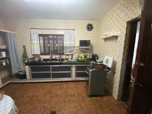 Casa com 300m² 3 quartos e 1 banheiro, à venda, no bairro Cidade Boa Vista em Suzano