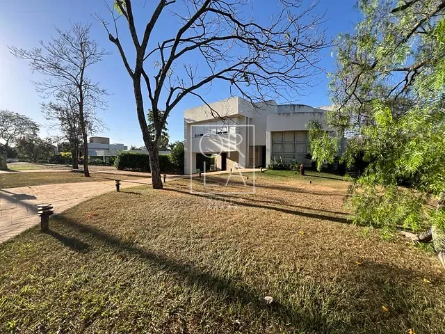 Sobrado com 1250m² 4 quartos e 7 banheiros, à venda, no bairro Residencial Aldeia do Vale em Goiânia