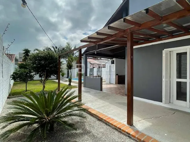 Casa 1 quarto e 1 banheiro, à venda, no bairro Laranjal em Pelotas