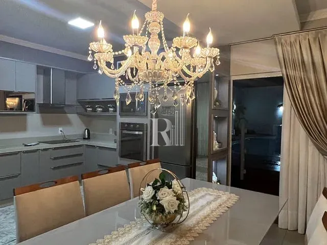 Casa 3 quartos e 1 banheiro, à venda, no bairro Praça em Tijucas