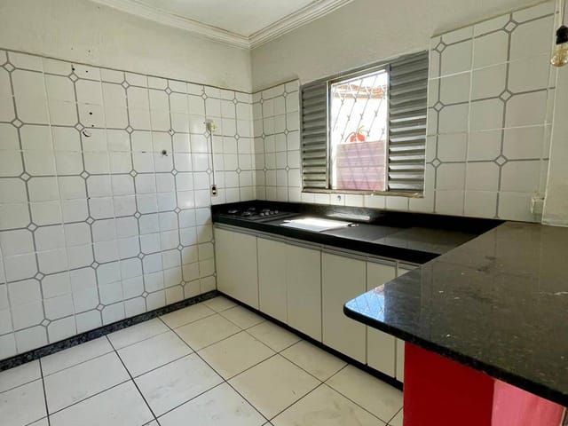 Casa 2 quartos e 1 banheiro, à venda, no bairro Monte Carlo em Santa Luzia
