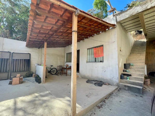 Casa 2 quartos e 1 banheiro, à venda, no bairro Monte Carlo em Santa Luzia