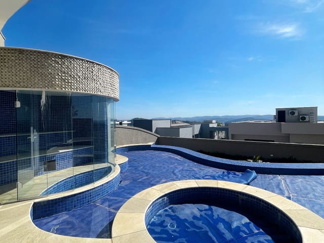 Casa com 700m² 5 quartos e 8 banheiros, à venda, no bairro Alphaville em Santana de Parnaíba