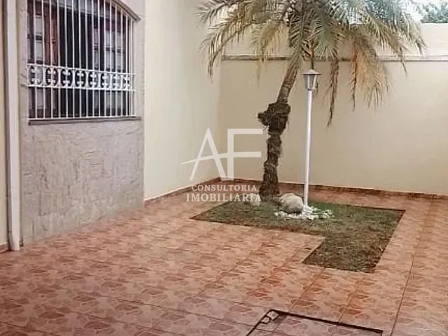 Casa com 310m² 3 quartos e 2 banheiros, à venda, no bairro Vila Nossa Senhora das Graças em Taubaté