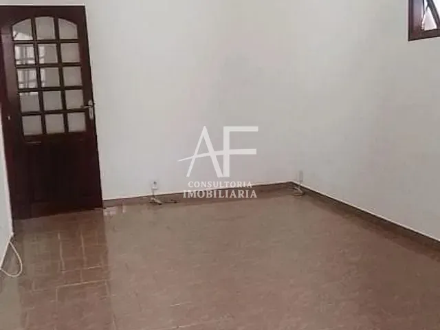 Casa com 310m² 3 quartos e 2 banheiros, à venda, no bairro Vila Nossa Senhora das Graças em Taubaté