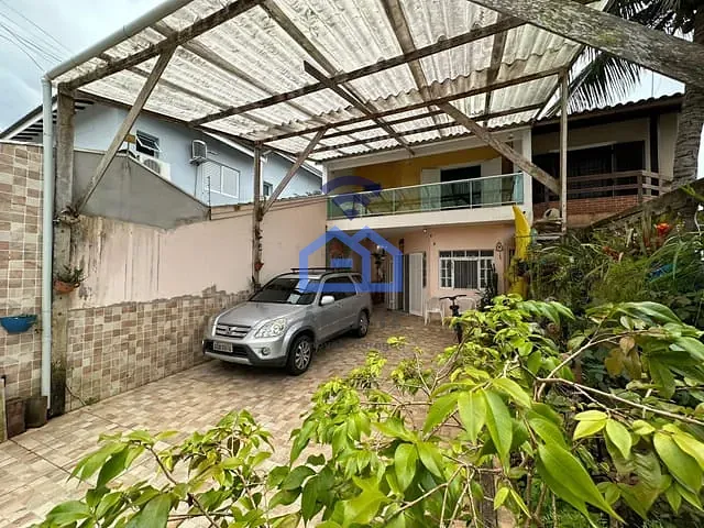 Sobrado com 180m² 5 quartos e 6 banheiros, à venda, no bairro Massaguaçu em Caraguatatuba