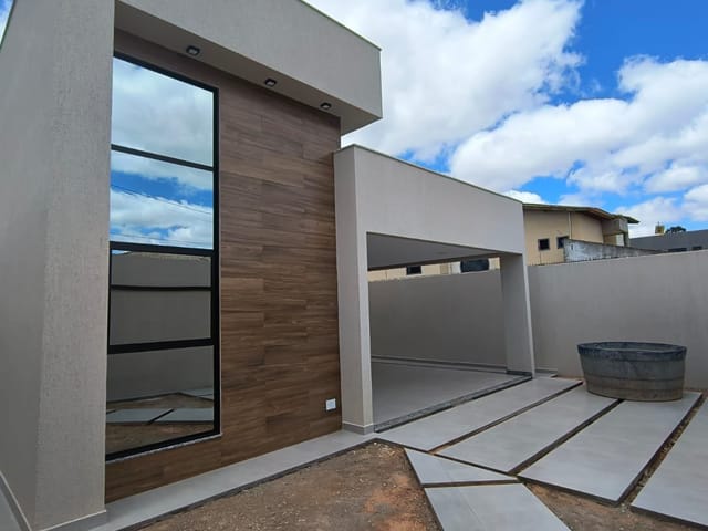 Foto do Casa - Casa no Bairro Candeias com 3 Suítes e 170mts de área construída | Locar Imóvel