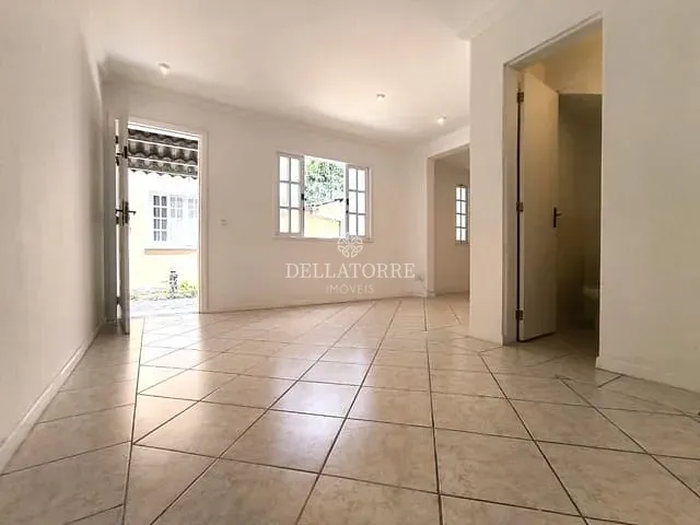 Casa com 1112m² 3 quartos e 4 banheiros, à venda, no bairro Panorama em Teresópolis