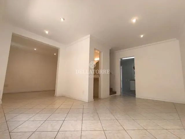 Casa com 1112m² 3 quartos e 4 banheiros, à venda, no bairro Panorama em Teresópolis