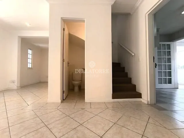 Casa com 1112m² 3 quartos e 4 banheiros, à venda, no bairro Panorama em Teresópolis