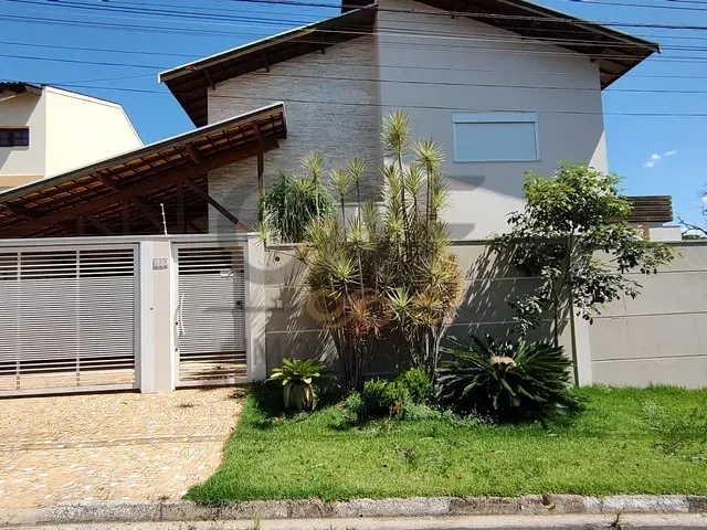 Casa com 360m² 3 quartos e 4 banheiros, à venda, no bairro Centro em Jaguariúna