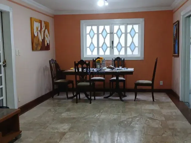 Casa com 300m² 3 quartos e 4 banheiros, à venda, no bairro Jardim Satélite em São José dos Campos