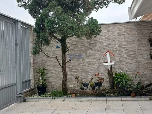 Casa com 300m² 3 quartos e 4 banheiros, à venda, no bairro Jardim Satélite em São José dos Campos