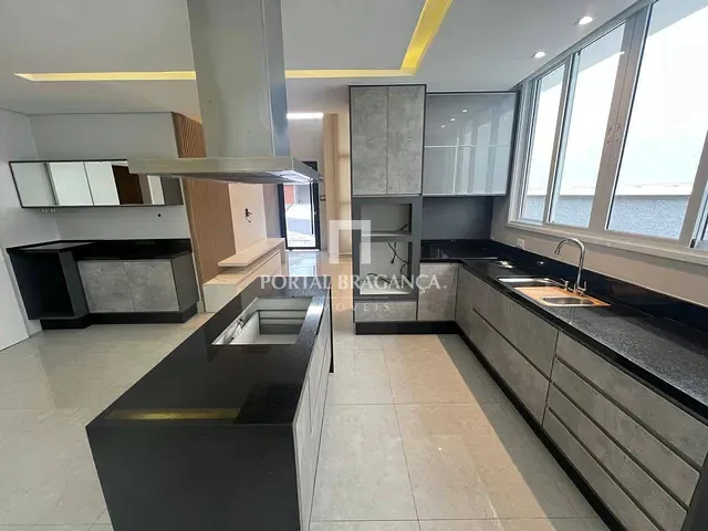 Casa com 306m² 2 quartos e 4 banheiros, à venda, no bairro Residencial San Vitale em Bragança Paulista