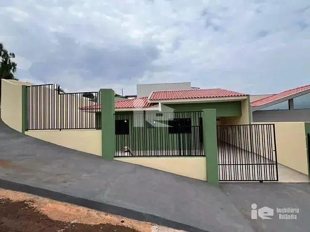 Casa com 221m² 3 quartos e 2 banheiros, à venda, no bairro Jardim Santa Monica em Rolândia