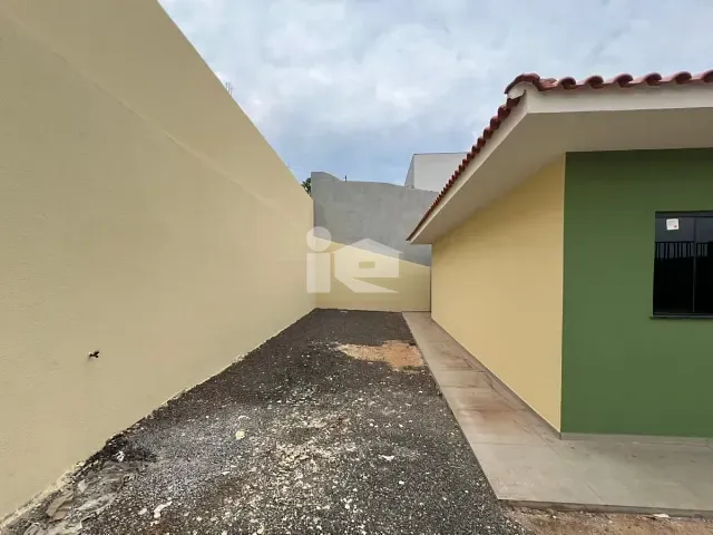 Casa com 221m² 3 quartos e 2 banheiros, à venda, no bairro Jardim Santa Monica em Rolândia