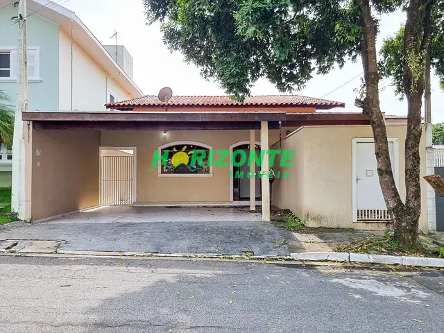 Casa com 251m² 4 quartos e 2 banheiros, para alugar, no bairro Urbanova em São José dos Campos