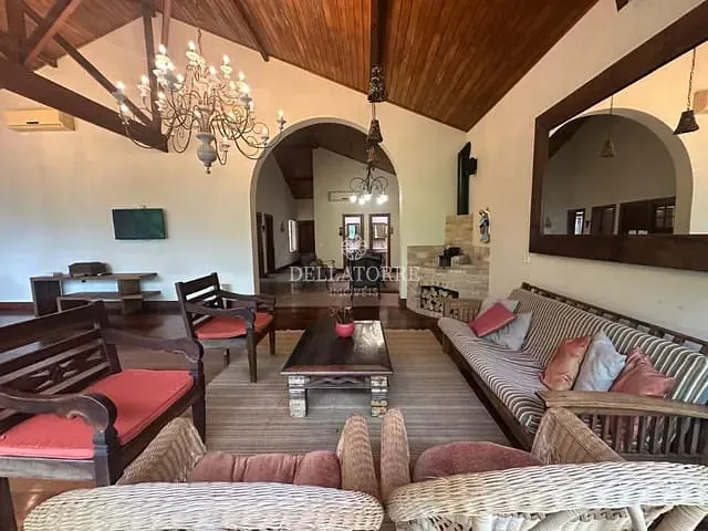 Casa com 2345m² 4 quartos e 8 banheiros, à venda, no bairro Serra em Teresópolis