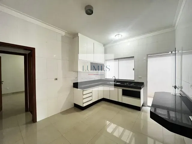 Casa 4 quartos e 3 banheiros, à venda, no bairro Parque Nova Carioba em Americana