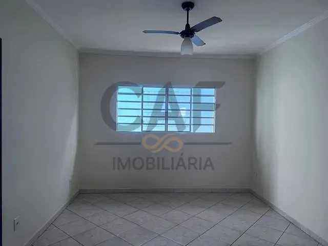 Casa com 250m² 3 quartos e 2 banheiros, à venda, no bairro Jardim das Tulipas em Holambra