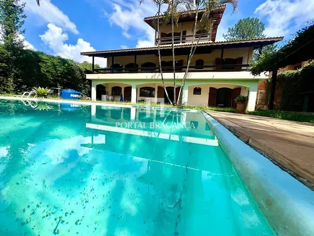 Casa com 1000m² 5 quartos e 5 banheiros, à venda, no bairro Dos Cubas em Piracaia