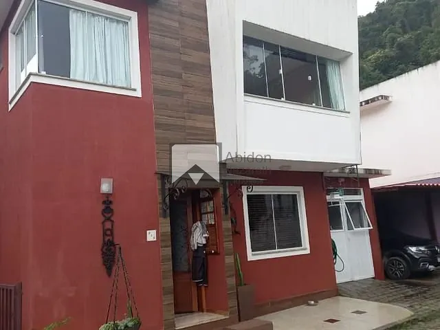 Casa com 110m² 3 quartos e 1 banheiro, à venda, no bairro Albuquerque em Teresópolis
