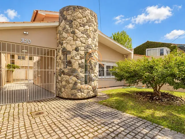 Casa 4 quartos e 3 banheiros, à venda, no bairro Três Vendas em Pelotas
