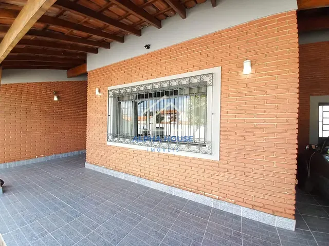 Casa com 300m² 2 quartos e 2 banheiros, à venda, no bairro Vila Bourghese em Pindamonhangaba