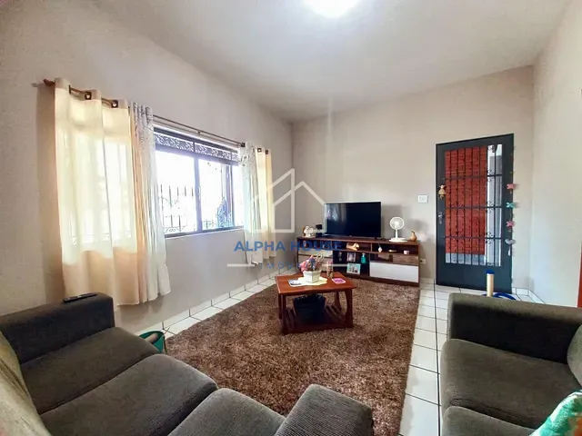 Casa com 300m² 2 quartos e 2 banheiros, à venda, no bairro Vila Bourghese em Pindamonhangaba