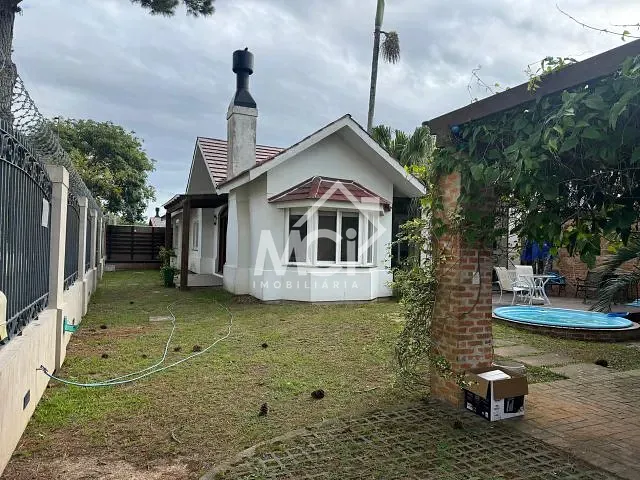 Casa com 525m² 3 quartos e 2 banheiros, à venda, no bairro Laranjal em Pelotas