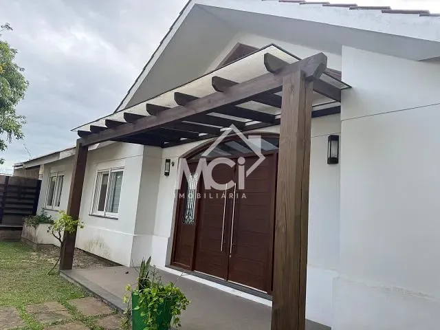 Casa com 525m² 3 quartos e 2 banheiros, à venda, no bairro Laranjal em Pelotas