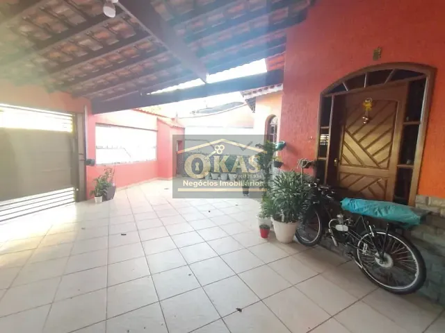 Casa com 250m² 4 quartos e 3 banheiros, à venda, no bairro Vila Mazza em Suzano