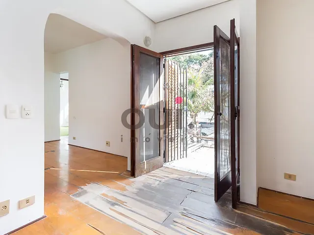 Casa 5 quartos e 3 banheiros, à venda, no bairro Morumbi em São Paulo