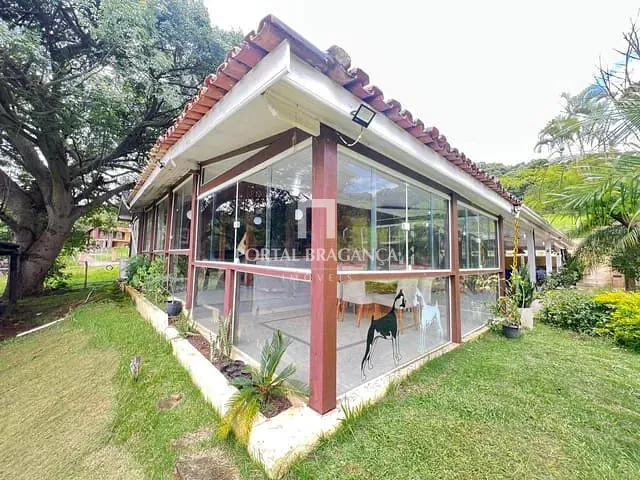 Casa com 1200m² 3 quartos e 4 banheiros, à venda, no bairro Serrinha em Bragança Paulista