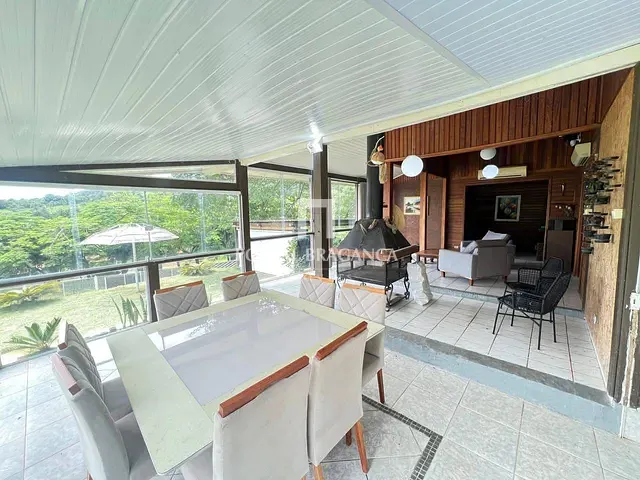 Casa com 1200m² 3 quartos e 4 banheiros, à venda, no bairro Serrinha em Bragança Paulista