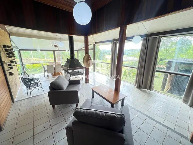 Casa com 1200m² 3 quartos e 4 banheiros, à venda, no bairro Serrinha em Bragança Paulista