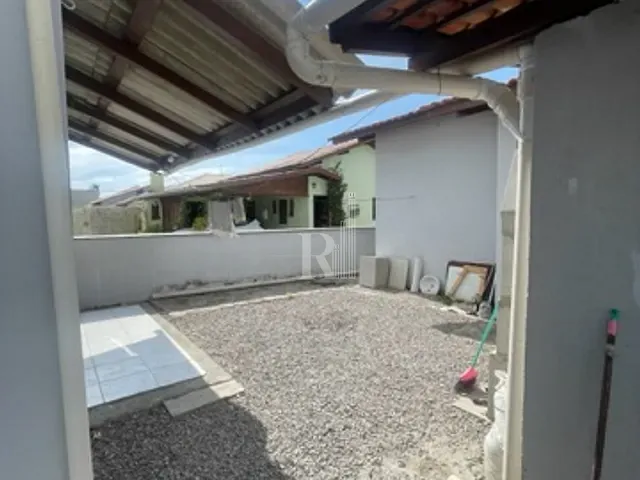 Casa 3 quartos e 2 banheiros, à venda ou para alugar, no bairro XV de Novembro em Tijucas