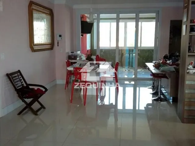 Casa com 370m² 3 quartos e 5 banheiros, à venda, no bairro City Bussocaba em Osasco
