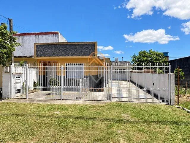 Casa 2 quartos e 1 banheiro, à venda, no bairro Três Vendas em Pelotas