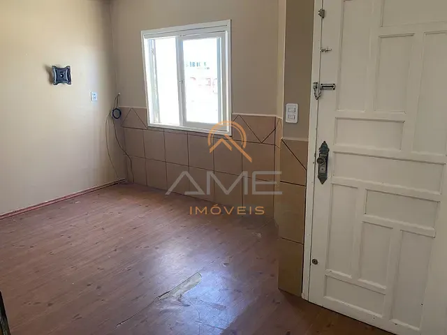 Casa 2 quartos e 1 banheiro, à venda, no bairro Três Vendas em Pelotas