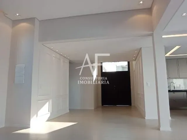 Casa com 354m², à venda, no bairro Caminho Novo em Taubaté