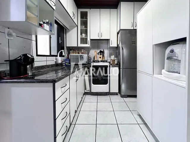 Casa com 484m² 2 quartos e 1 banheiro, à venda, no bairro Cordeiros em Itajaí