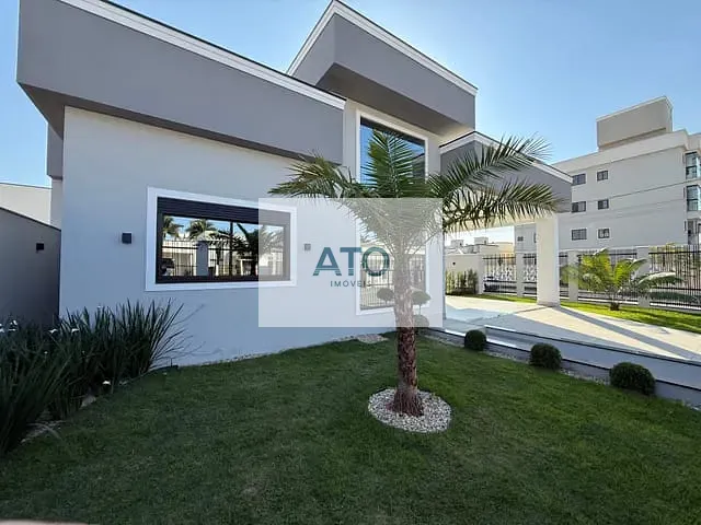 Casa com 288m² 3 quartos e 2 banheiros, à venda, no bairro Areias em Tijucas