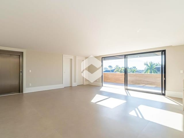 Casa com 1023m² 5 quartos e 7 banheiros, à venda, no bairro Barra da Tijuca em Rio de Janeiro