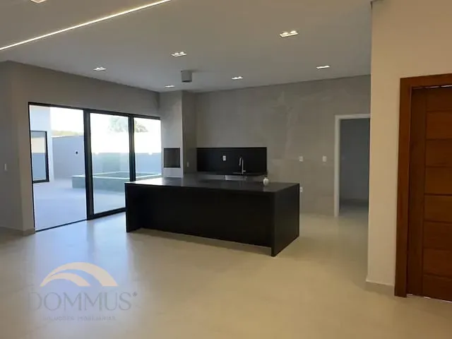 Casa com 242m² 3 quartos e 5 banheiros, à venda, no bairro Condomínio Lagoa Silvana - Parques do Vale em Caratinga