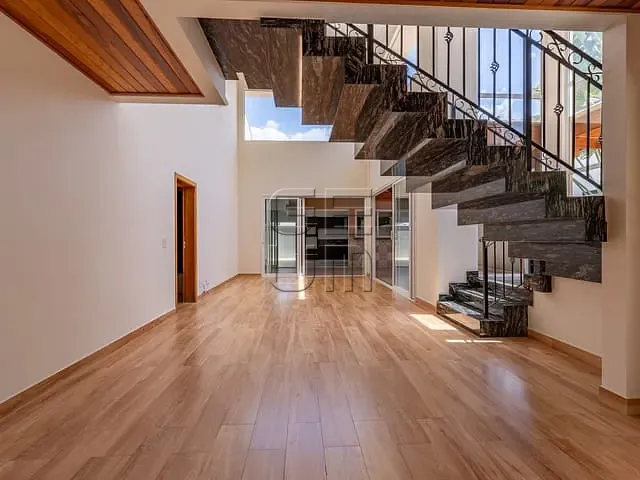 Casa com 580m² 6 quartos e 7 banheiros, à venda, no bairro Esperança em Londrina