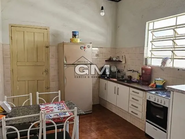 Casa com 172m² 3 quartos e 2 banheiros, à venda, no bairro Vila Tibério em Ribeirão Preto