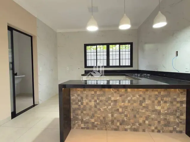 Casa 3 quartos e 2 banheiros, à venda, no bairro Jardim Castelo em Pederneiras