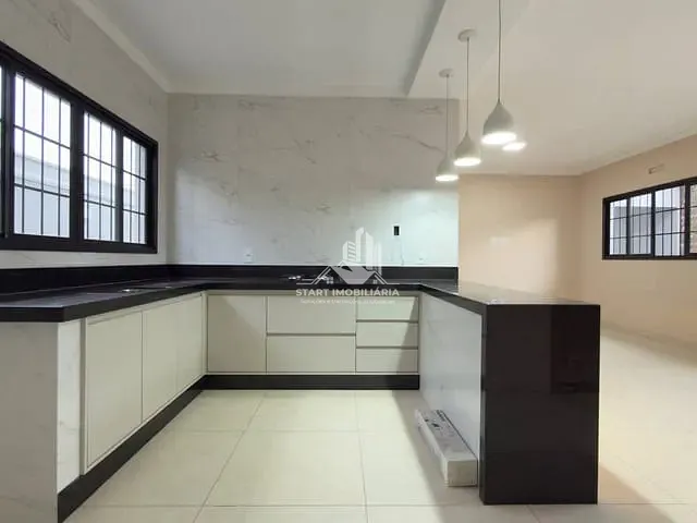 Casa 3 quartos e 2 banheiros, à venda, no bairro Jardim Castelo em Pederneiras